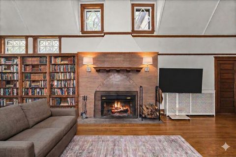 Tiny photo for 225 Hamilton Street, Evanston, IL 60202 (MLS # 12592300)