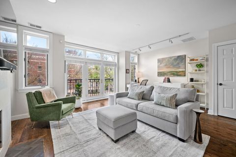 Tiny photo for 3752 N Fremont Street #2, Chicago, IL 60613 (MLS # 12632171)