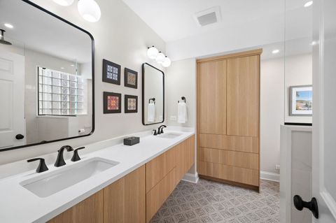 Tiny photo for 3752 N Fremont Street #2, Chicago, IL 60613 (MLS # 12632171)