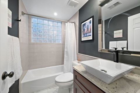 Tiny photo for 3752 N Fremont Street #2, Chicago, IL 60613 (MLS # 12632171)