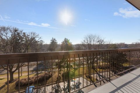 Tiny photo for 400 E Dundee Road #403C, Buffalo Grove, IL 60089 (MLS # 12542054)