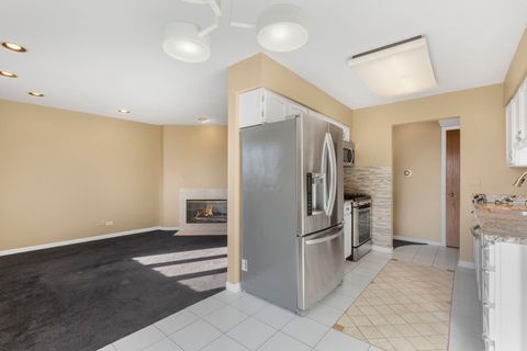 Tiny photo for 400 E Dundee Road #403C, Buffalo Grove, IL 60089 (MLS # 12542054)