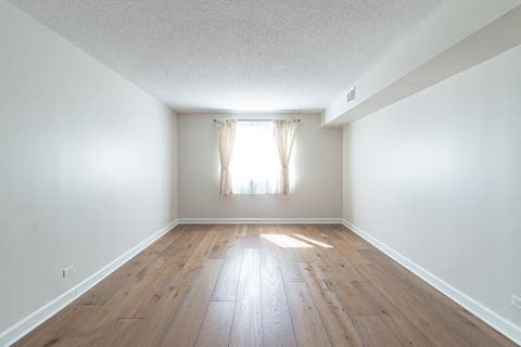 Tiny photo for 13200 W Heiden Circle #2111, Lake Bluff, IL 60044 (MLS # 12659693)