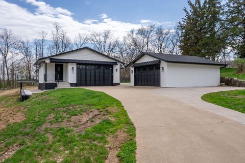 Photo of 218 Bluff Boulevard, Princeton, IA 52768 (MLS # 12619758)