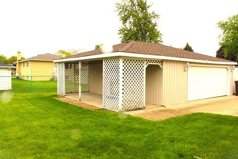 Tiny photo for 10013 S Menard Avenue, Oak Lawn, IL 60453 (MLS # 12635150)