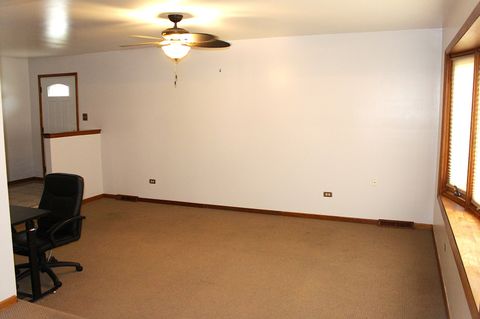 Tiny photo for 10013 S Menard Avenue, Oak Lawn, IL 60453 (MLS # 12635150)