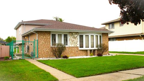 Tiny photo for 10013 S Menard Avenue, Oak Lawn, IL 60453 (MLS # 12635150)