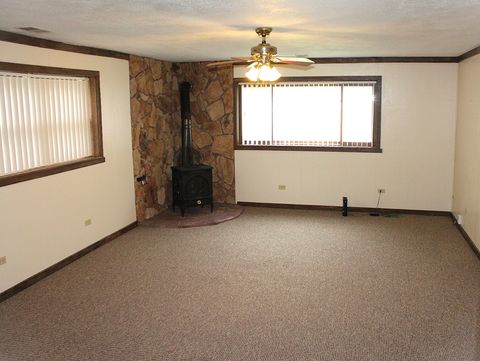 Tiny photo for 10013 S Menard Avenue, Oak Lawn, IL 60453 (MLS # 12635150)