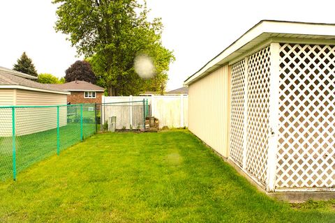 Tiny photo for 10013 S Menard Avenue, Oak Lawn, IL 60453 (MLS # 12635150)