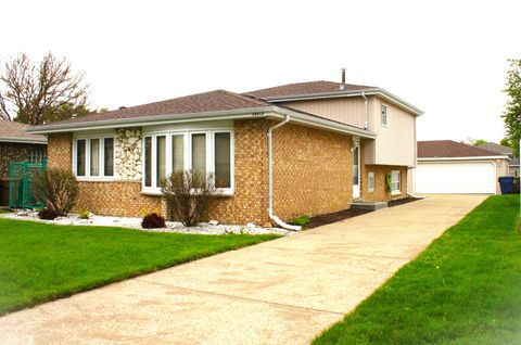 Photo of 10013 S Menard Avenue, Oak Lawn, IL 60453 (MLS # 12635150)
