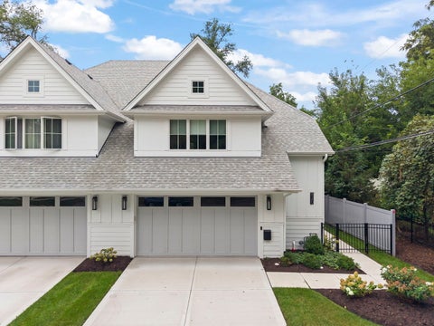 Photo of 820 E Franklin Avenue, Naperville, IL 60540 (MLS # 12796880)
