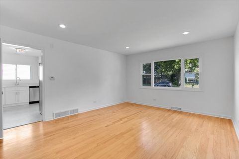 Tiny photo for 174 Ash Avenue, Wood Dale, IL 60191 (MLS # 12506061)