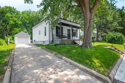 Tiny photo for 1108 S Clayton Street, Bloomington, IL 61701 (MLS # 12703254)