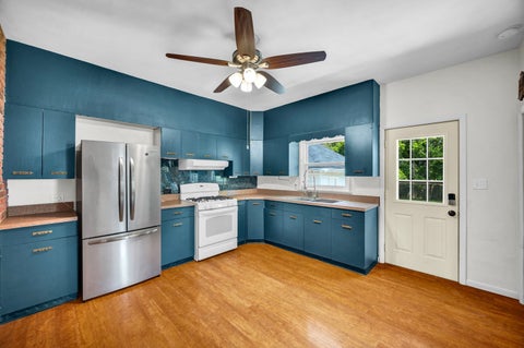 Tiny photo for 1108 S Clayton Street, Bloomington, IL 61701 (MLS # 12703254)
