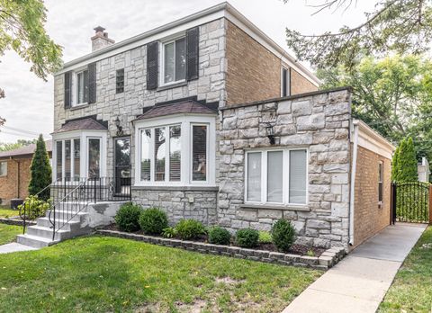 Tiny photo for 8708 Central Avenue, Morton Grove, IL 60053 (MLS # 12477117)