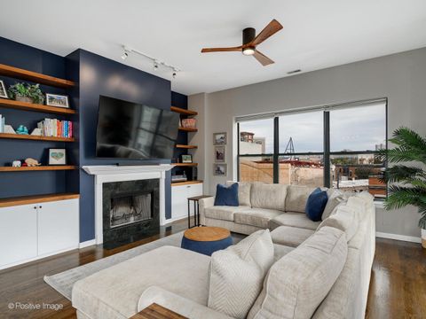 Tiny photo for 3118 N Lincoln Avenue #4A, Chicago, IL 60657 (MLS # 12499667)