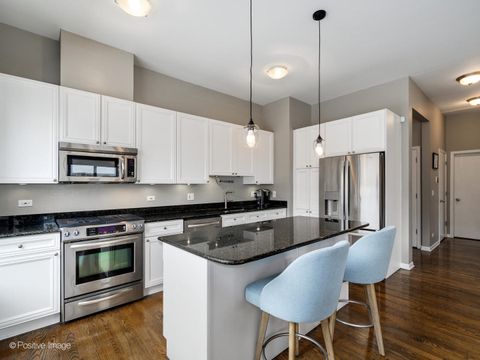 Tiny photo for 3118 N Lincoln Avenue #4A, Chicago, IL 60657 (MLS # 12499667)