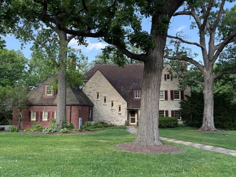 2221 Twin Oak Road Peru IL 61354