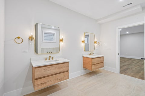 Tiny photo for 3644 W Cornelia Avenue #1, Chicago, IL 60618 (MLS # 12596160)
