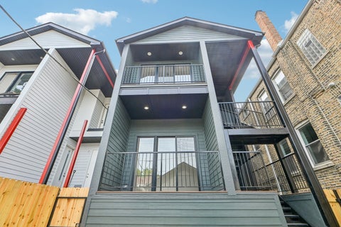 Tiny photo for 3644 W Cornelia Avenue #1, Chicago, IL 60618 (MLS # 12596160)