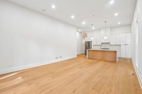 Tiny photo for 3644 W Cornelia Avenue #1, Chicago, IL 60618 (MLS # 12596160)