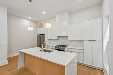 Tiny photo for 3644 W Cornelia Avenue #1, Chicago, IL 60618 (MLS # 12596160)