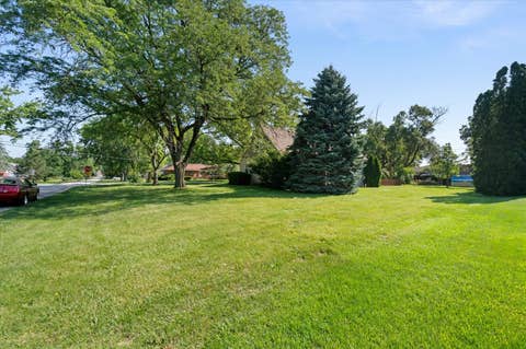 Tiny photo for 16W661 White Pine Road, Bensenville, IL 60106 (MLS # 12700843)