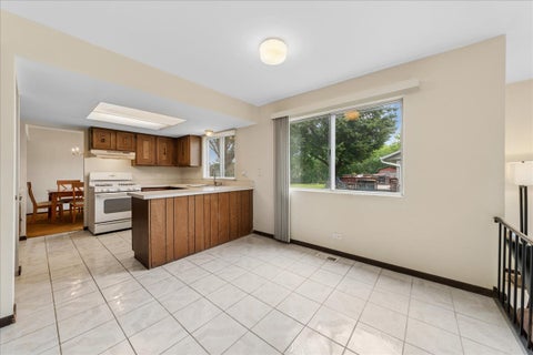 Tiny photo for 715 Newport ST N, Roselle, IL 60172 (MLS # 12665554)