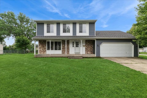 Photo of 715 Newport ST N, Roselle, IL 60172 (MLS # 12665554)