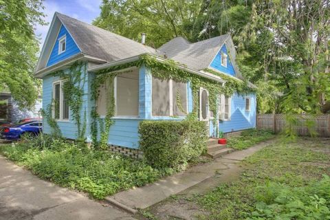 Photo of 306 W Illinois Street, Urbana, IL 61801 (MLS # 12608862)