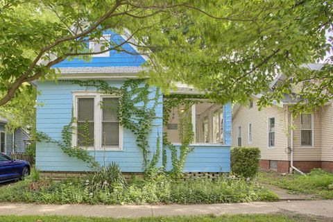 Tiny photo for 306 W Illinois Street, Urbana, IL 61801 (MLS # 12608862)