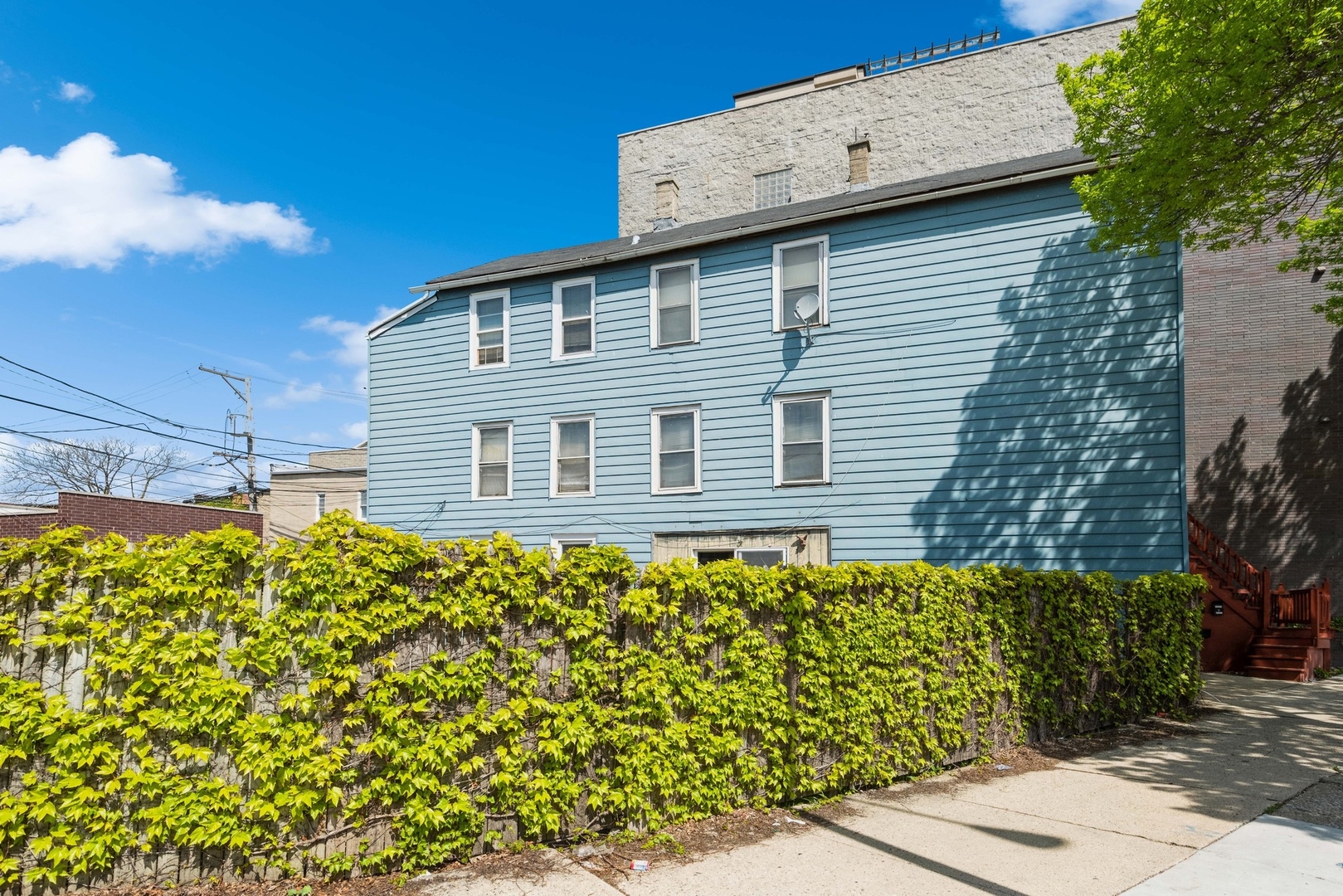 612 N Ogden Avenue