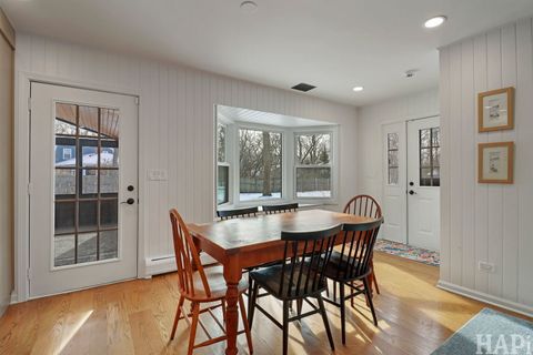 Tiny photo for 840 Hawthorne Lane, Libertyville, IL 60048 (MLS # 12549664)