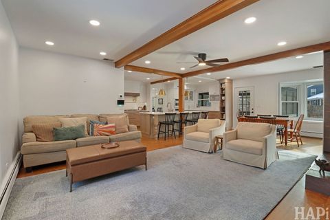 Tiny photo for 840 Hawthorne Lane, Libertyville, IL 60048 (MLS # 12549664)