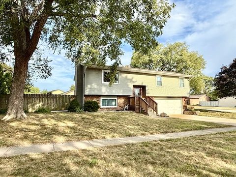 Photo of 702 Pomona Drive, Champaign, IL 61822 (MLS # 12448559)