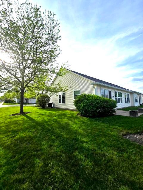 Tiny photo for 818 Woodland Drive, Shorewood, IL 60404 (MLS # 12629500)