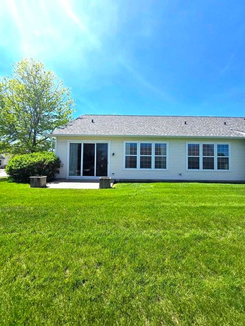 Tiny photo for 818 Woodland Drive, Shorewood, IL 60404 (MLS # 12629500)