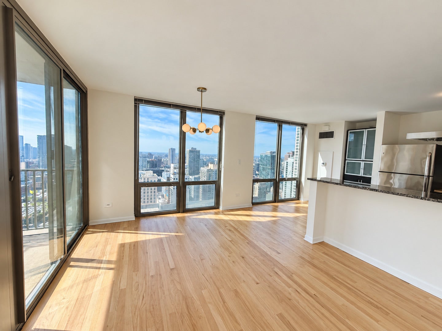 2 E ERIE Street 3205