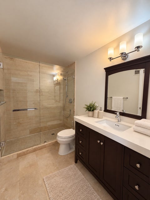 Tiny photo for 2 E ERIE Street #3205, Chicago, IL 60611 (MLS # 12776043)