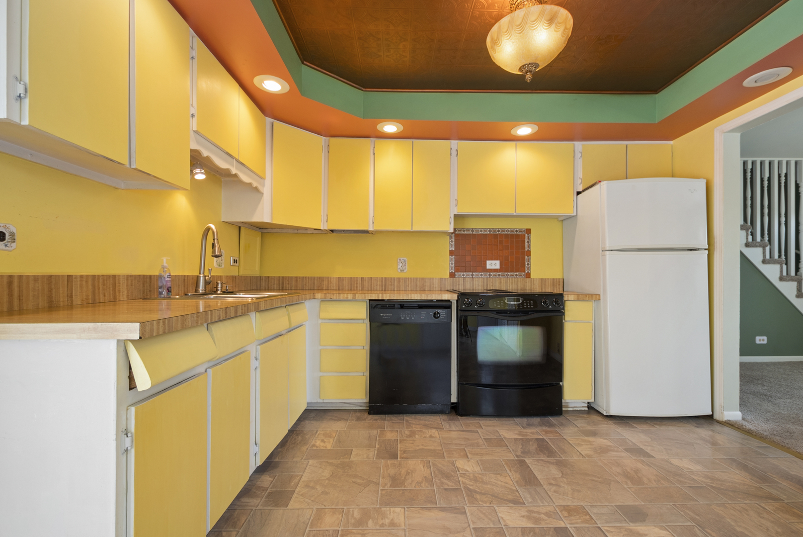7118 Stanford Drive