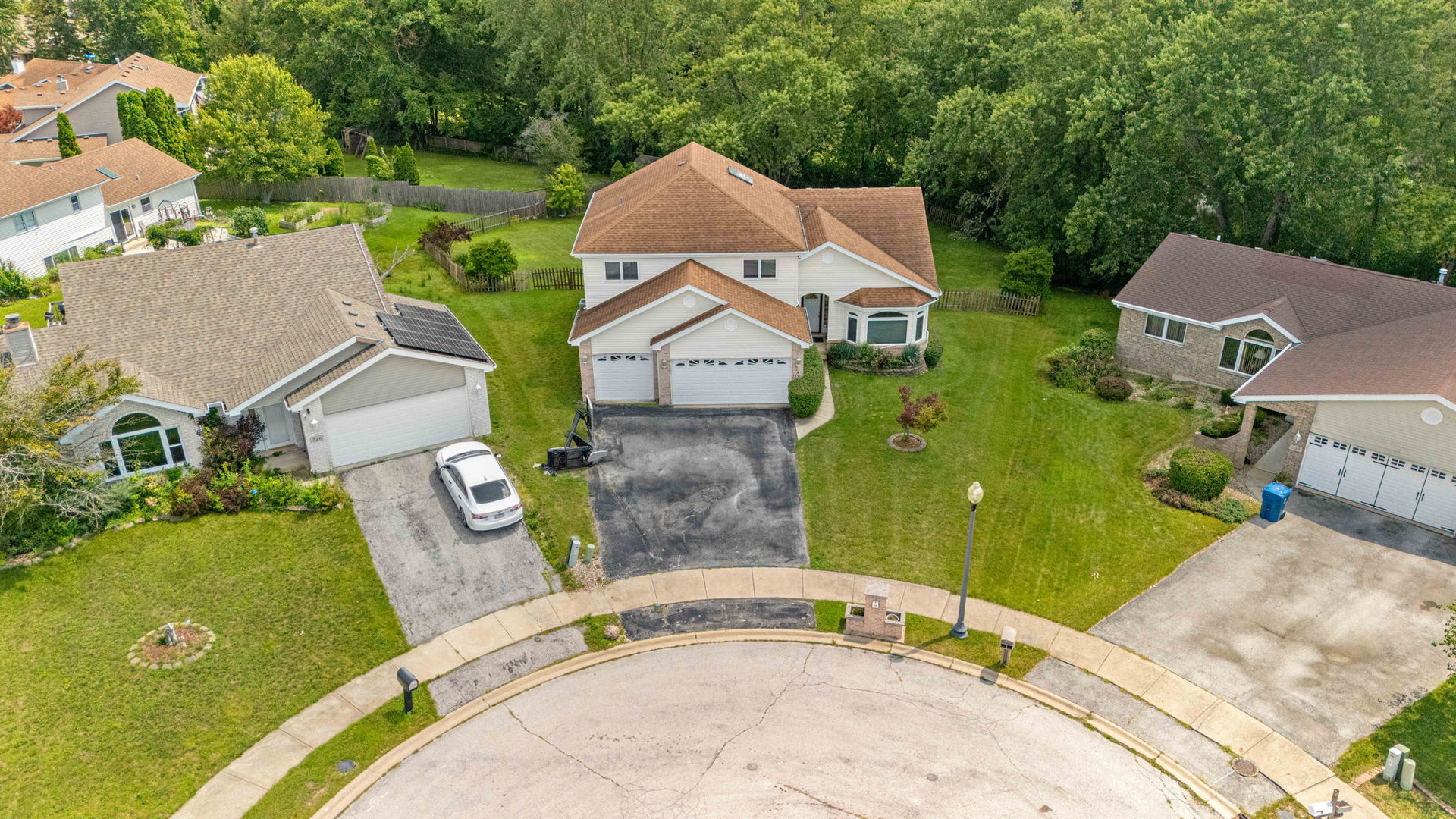 230 Lakeview Court