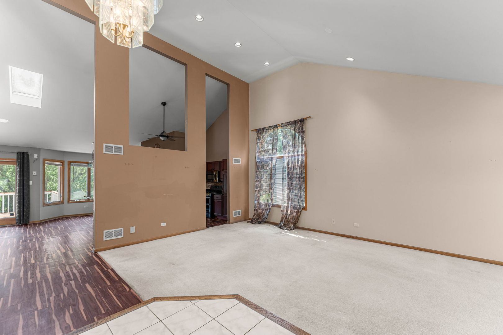 230 Lakeview Court