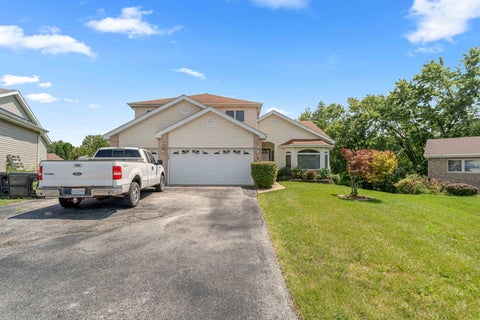 Tiny photo for 230 Lakeview Court, Steger, IL 60475 (MLS # 12725783)