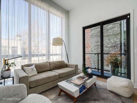 Tiny photo for 1537 W Pearson Street #2, Chicago, IL 60642 (MLS # 12600627)