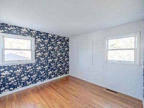 Tiny photo for 2424 Cowper Avenue, Evanston, IL 60201 (MLS # 12516574)