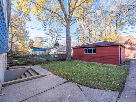 Tiny photo for 2424 Cowper Avenue, Evanston, IL 60201 (MLS # 12516574)