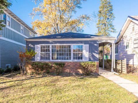 Photo of 2424 Cowper Avenue, Evanston, IL 60201 (MLS # 12516574)