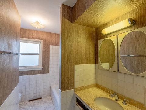 Tiny photo for 2424 Cowper Avenue, Evanston, IL 60201 (MLS # 12516574)