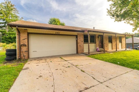 Tiny photo for 303 Hough Drive, Machesney Park, IL 61115 (MLS # 12739193)