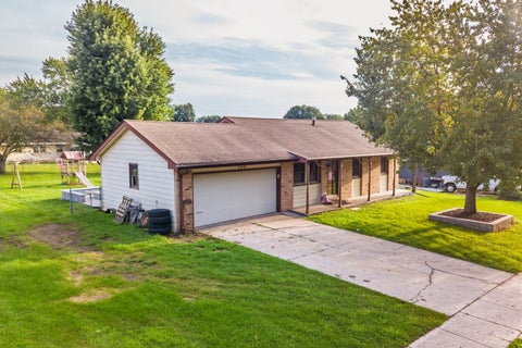 Tiny photo for 303 Hough Drive, Machesney Park, IL 61115 (MLS # 12739193)
